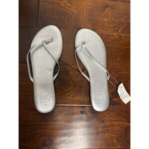 Gap silver leather flip flops size 10 NWT